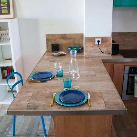 Appart Terrasse/ Vue Mer/ Piscine/ Parking Free Apartman